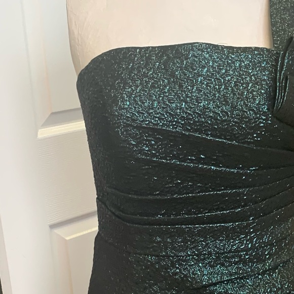 Emerald SPARKLING Green TERANI COUTURE Cocktail Dress - Picture 3 of 6